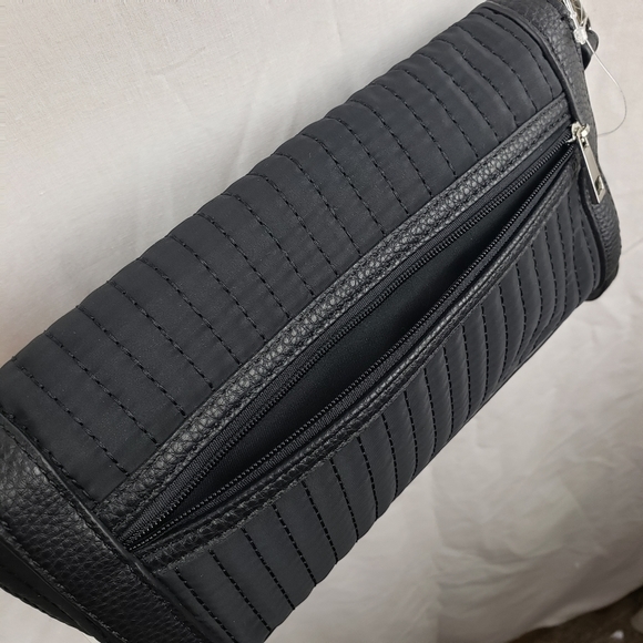 Laundry by Shelli Segal Small Convertible Crossbody/Shoulder Bag/Wristlet - Picture 3 of 7